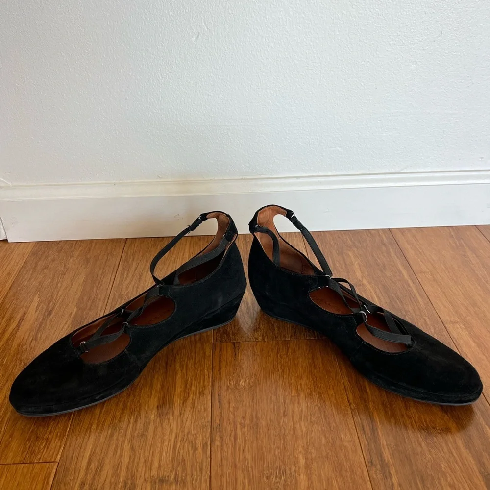 L’Amour Des Pieds Benham Black Suede Wedge Shoe 8.5